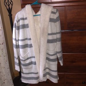 Fuzzy cardigan, nice to just relax at home in .